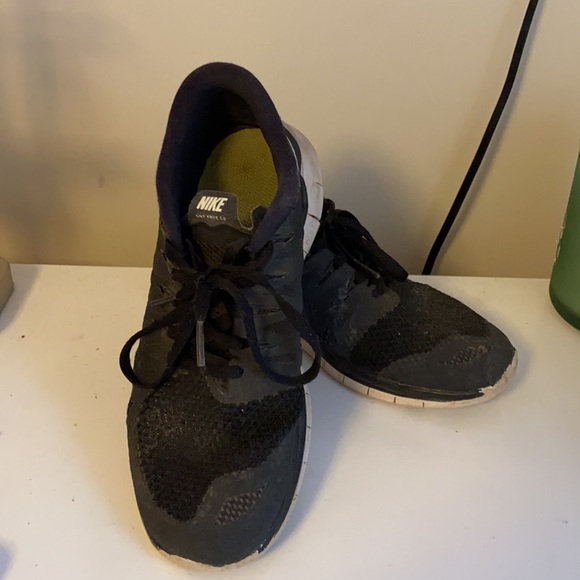 Nike | Black Shoes | 7.5 - Picture 2 of 6